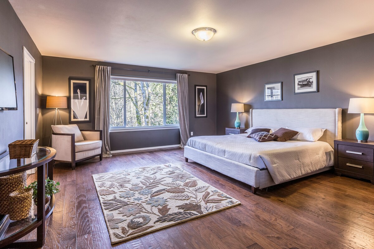 Cozy bedroom
